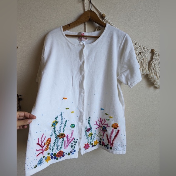 Vintage button sweater white, embroidered sequin fish sea life, Quacker Factory - Picture 4 of 7